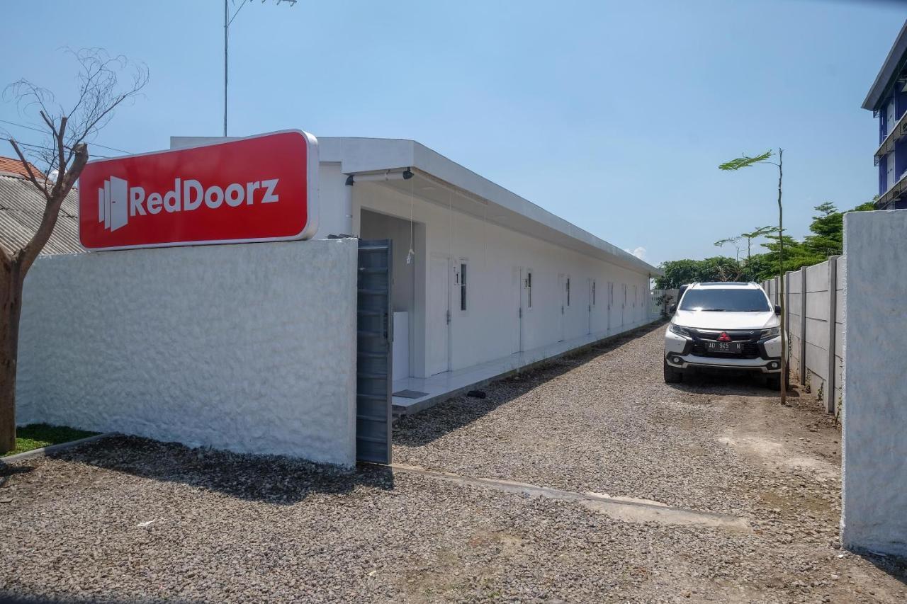Reddoorz Near Tugu Kartasura Hotel Sukoharjo Luaran gambar