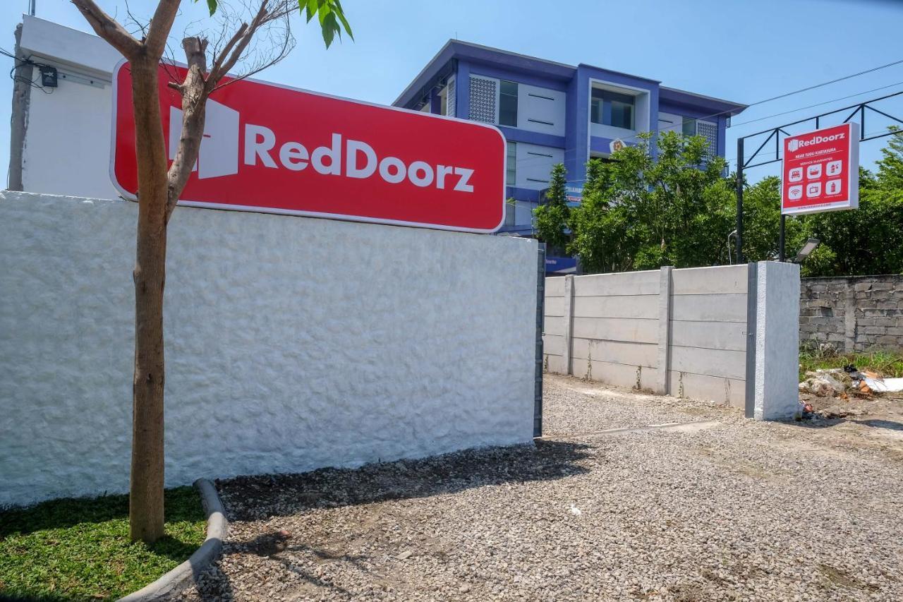 Reddoorz Near Tugu Kartasura Hotel Sukoharjo Luaran gambar